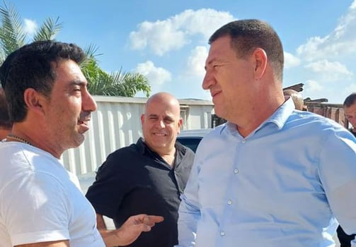 אורי וטרמן, מנכ״ל קבוצת שופרסל בסיור בשטחי חקלאי העוטף, צילום: שופרסל